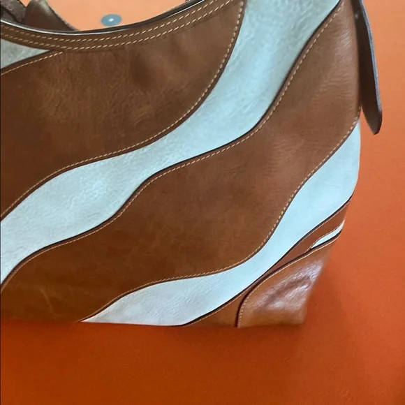 Dooney & Bourke Brown and White Hobo Bag with Structured Silhouette - Picture 4 of 7